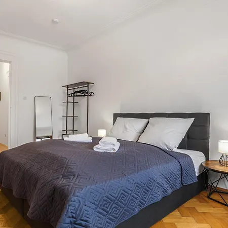 Urbanes Loft Im Herzen Der Historischen Altstadt Appartamento *